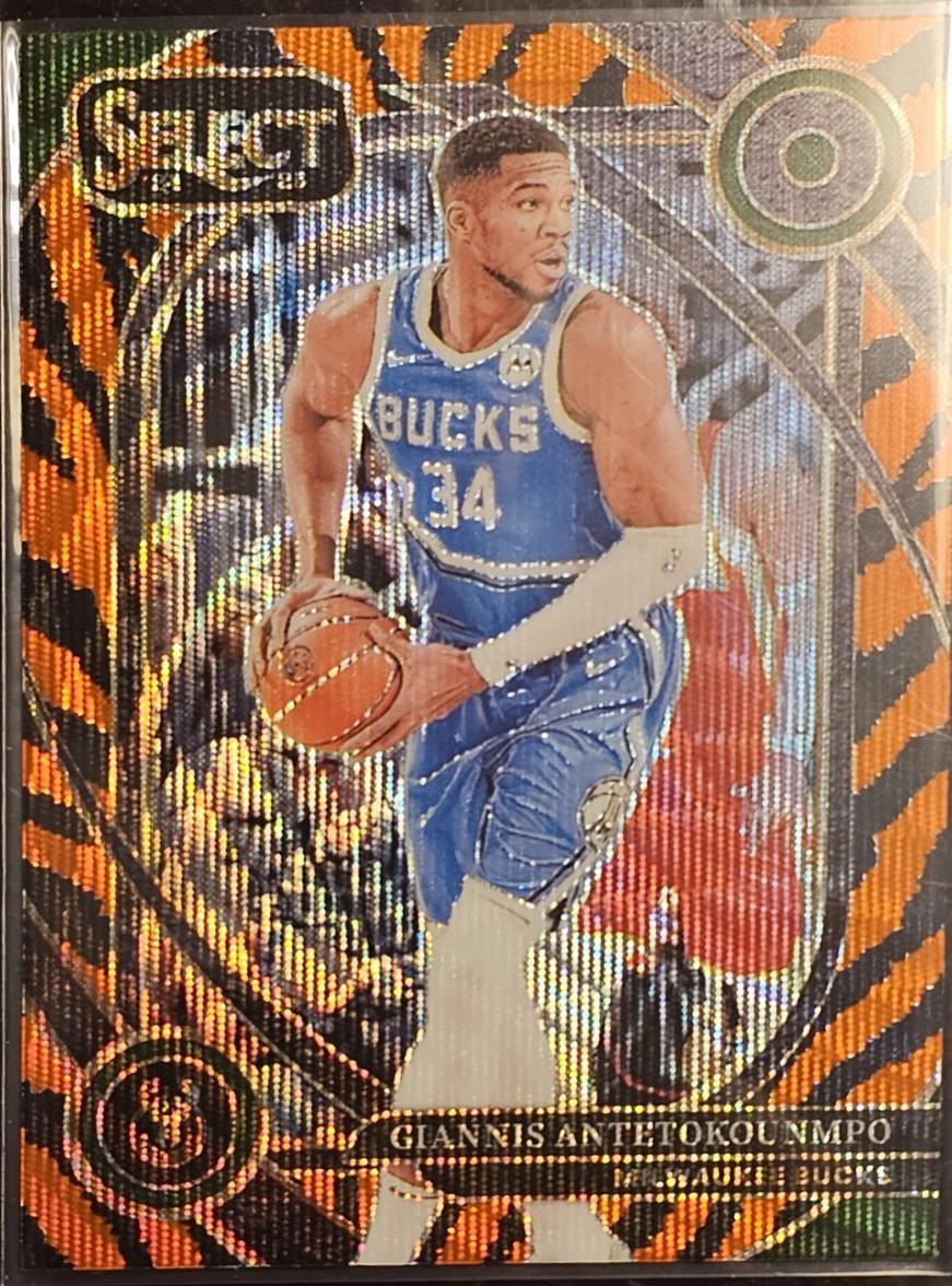 Giannis Antetokounmpo [Tiger Prizm] #235