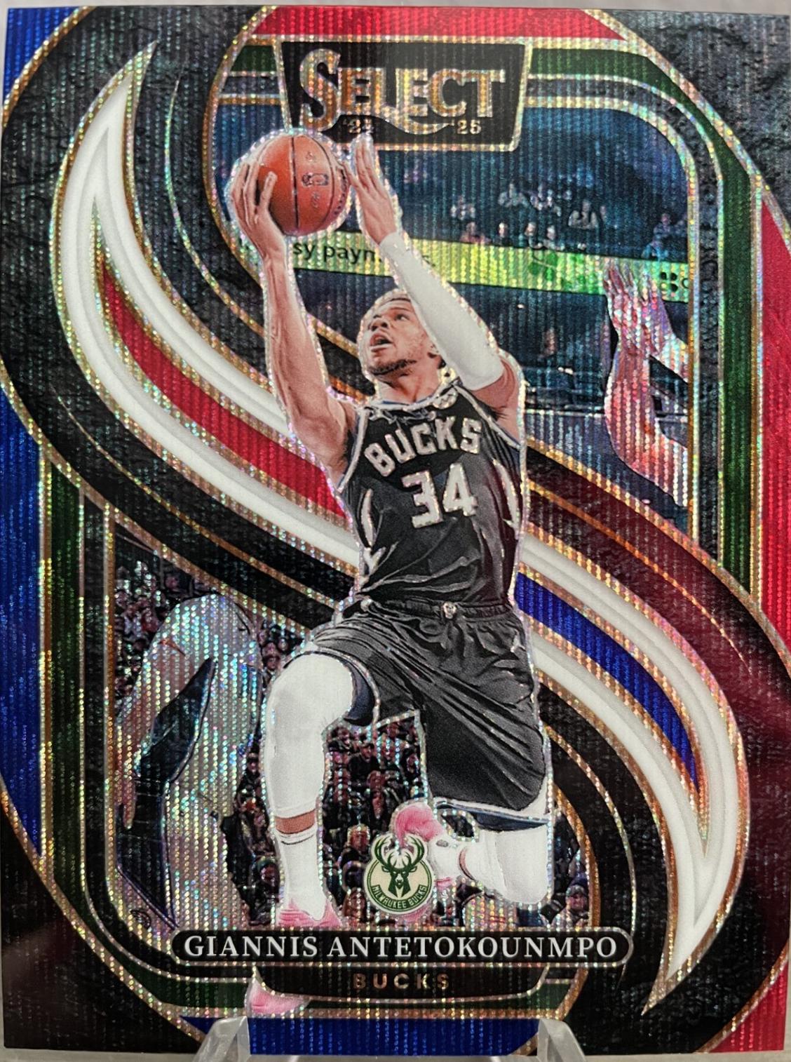 Giannis Antetokounmpo [Tri-Color Prizm] #137
