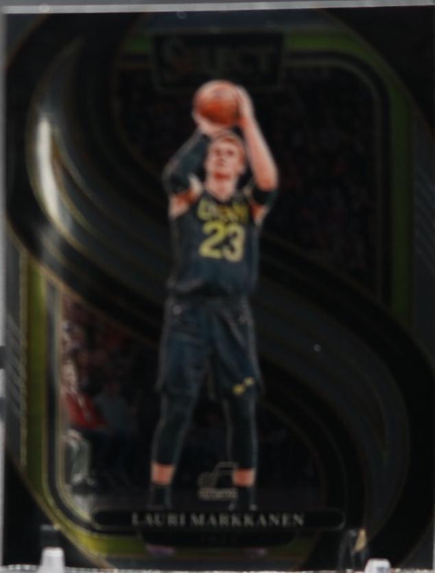 Lauri Markkanen #136