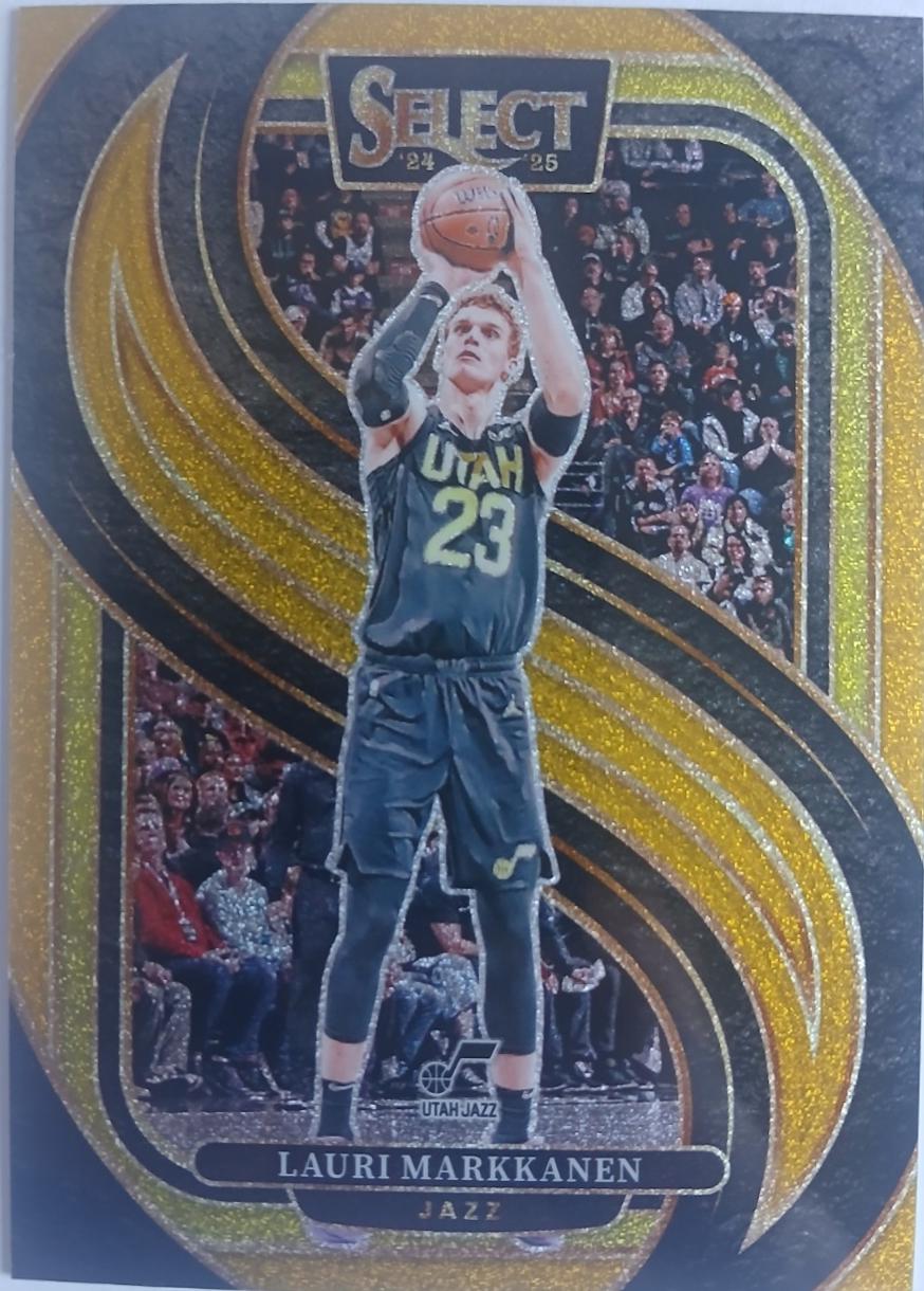 Lauri Markkanen [Gold Glitter Prizm] #136