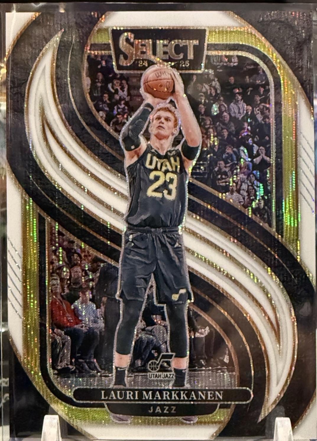 Lauri Markkanen [White Wave Prizm] #136