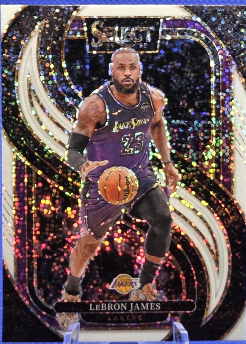 LeBron James [White Sparkle Prizm] #111
