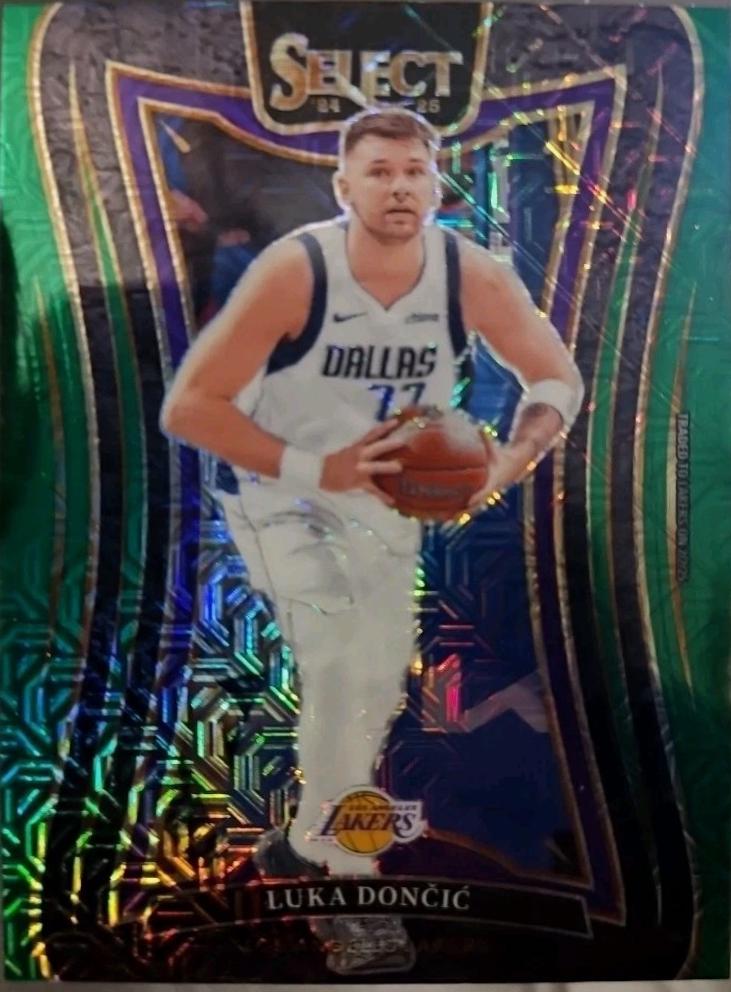 Luka Doncic [Green Mojo Prizm] #347