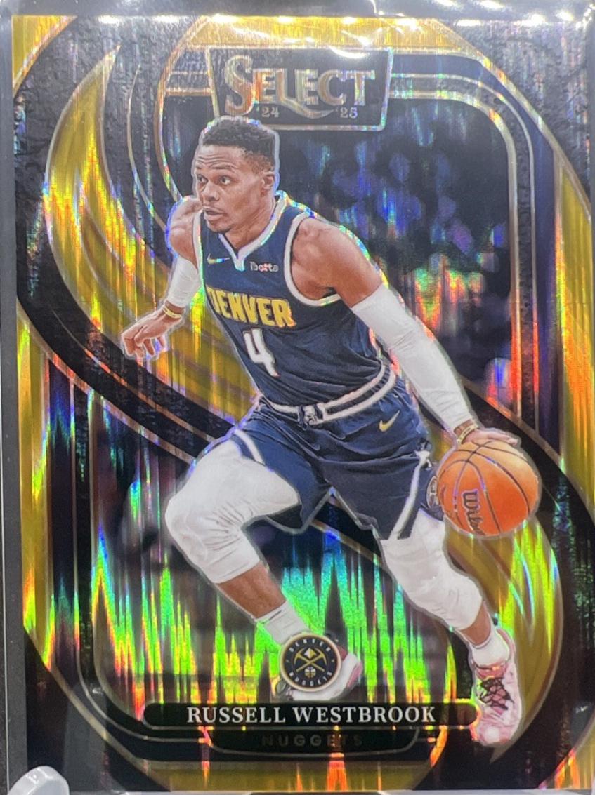 Russell Westbrook [Gold Prizm] #104