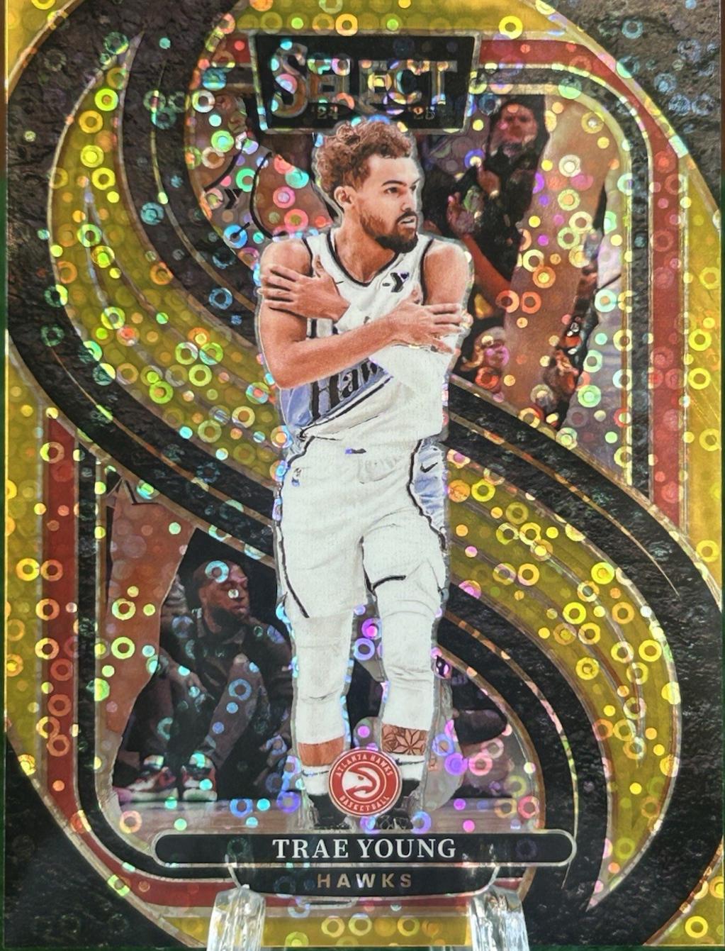 Trae Young [Gold Disco Prizm] #123
