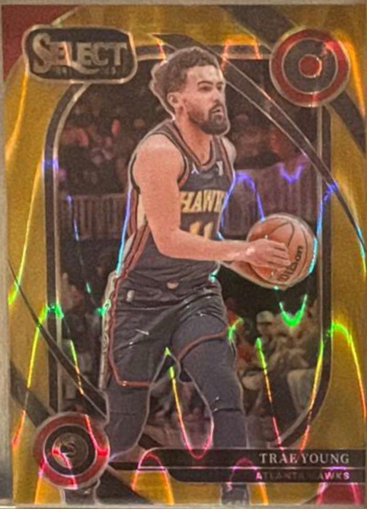 Trae Young [Gold Prizm] #223