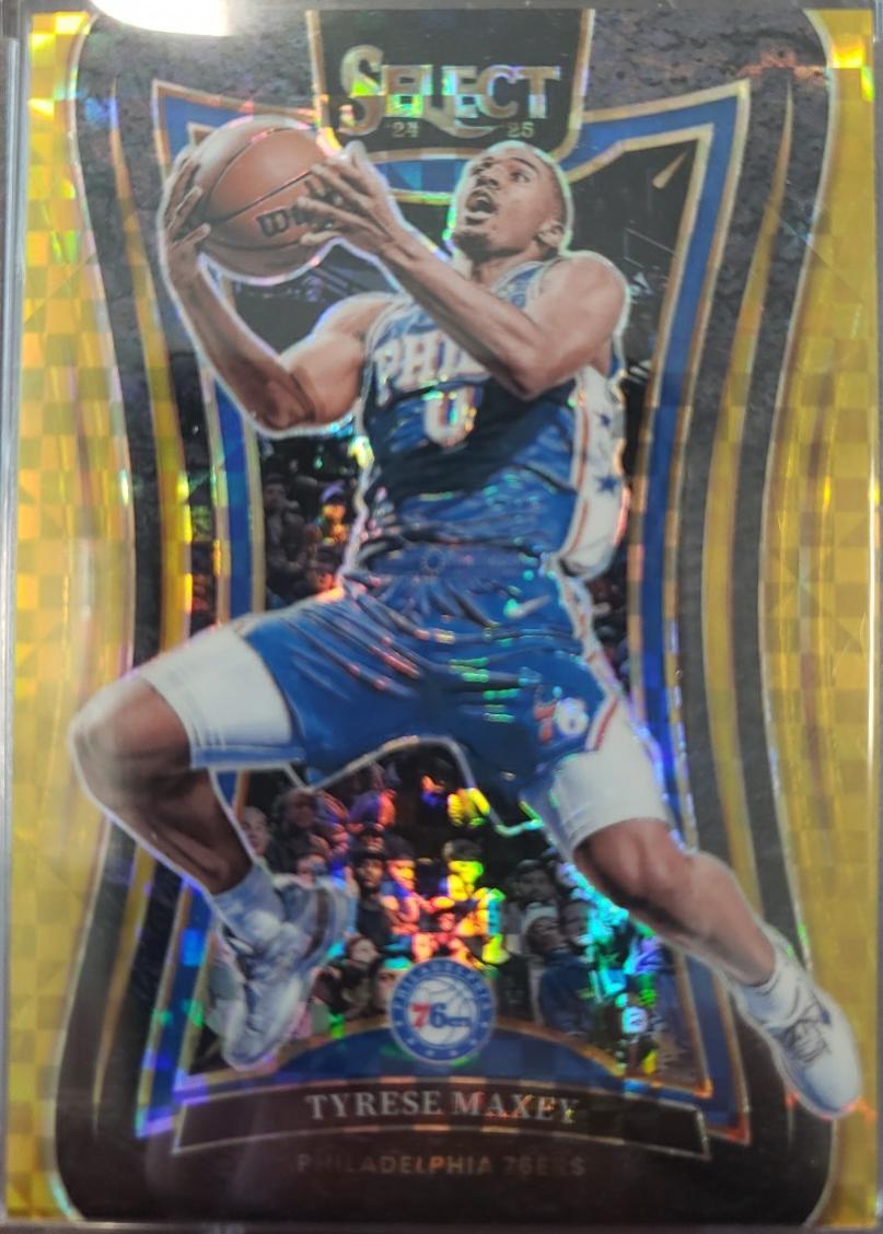 Tyrese Maxey [Gold Prizm] #364