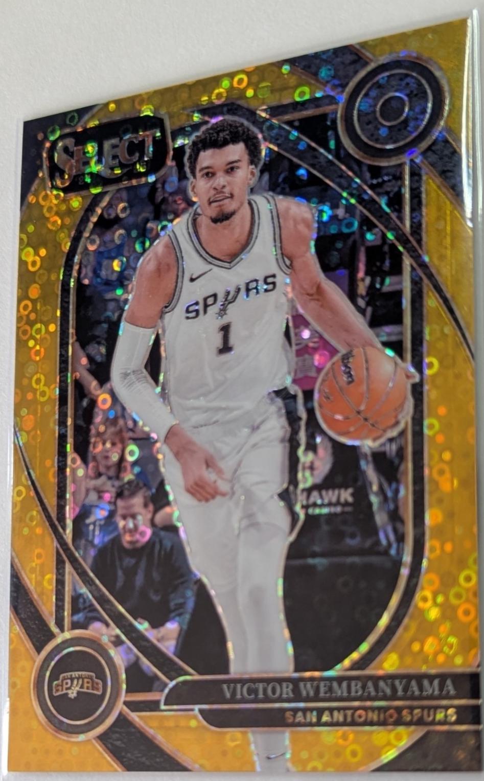 Victor Wembanyama [Gold Disco Prizm] #229
