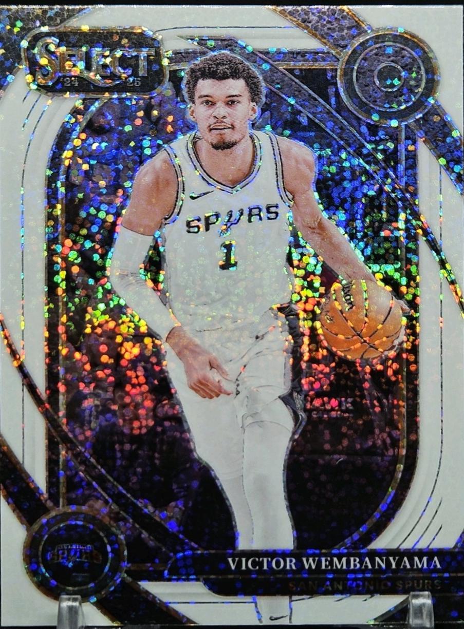 Victor Wembanyama [White Sparkle Prizm] #229