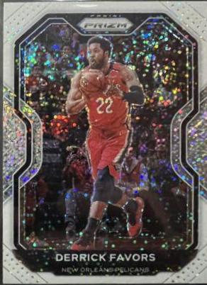 Derrick Favors [White Sparkle Prizm] #133