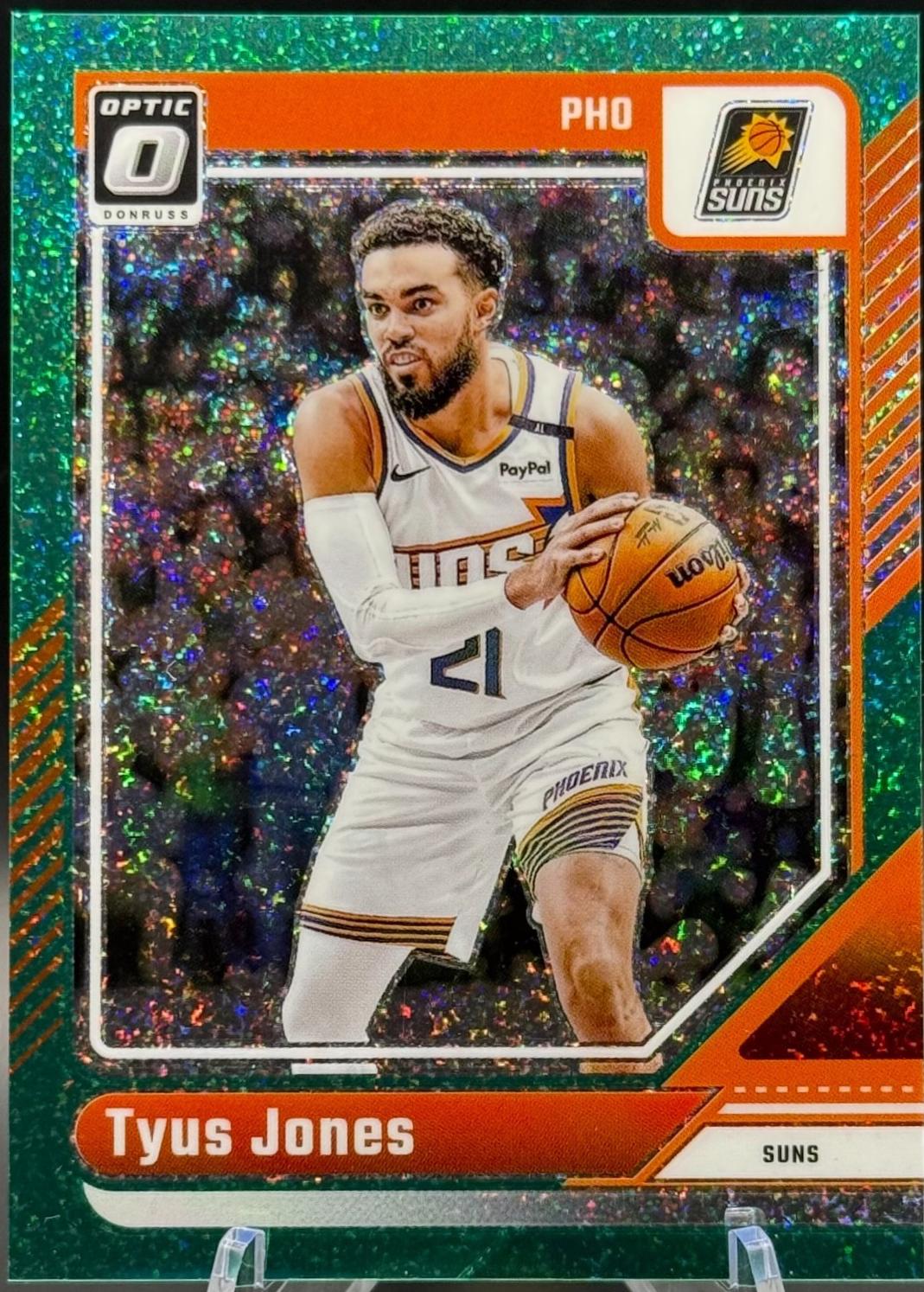 Tyus Jones [Green Glitter] #82