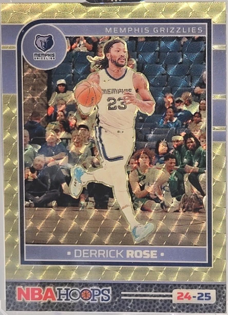 Derrick Rose [Gold Vinyl Prizm Premium] #37
