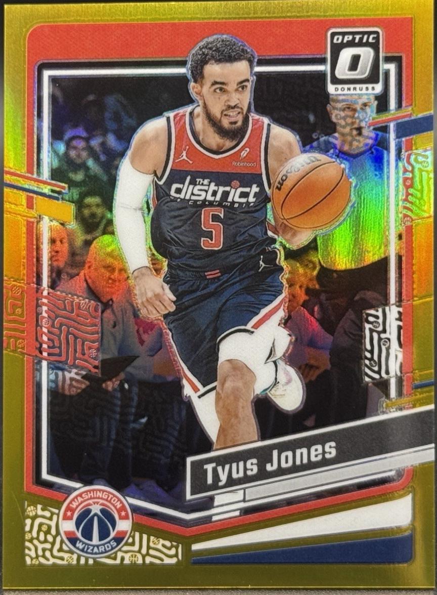 Tyus Jones [Gold] #182