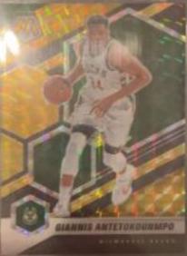 Giannis Antetokounmpo [Black Gold Choice] #80