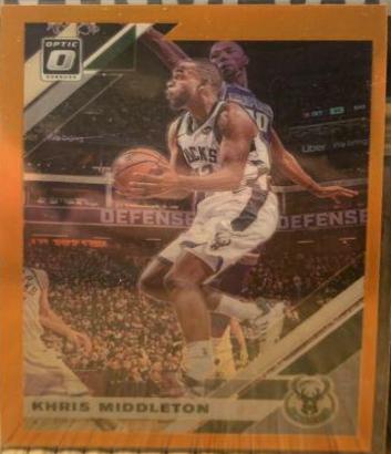 Khris Middleton [Orange] #71