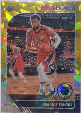 Derrick Favors [Gold Cracked Ice] #190