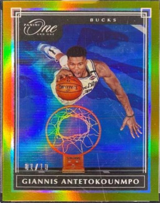 Giannis Antetokounmpo [Gold] #11