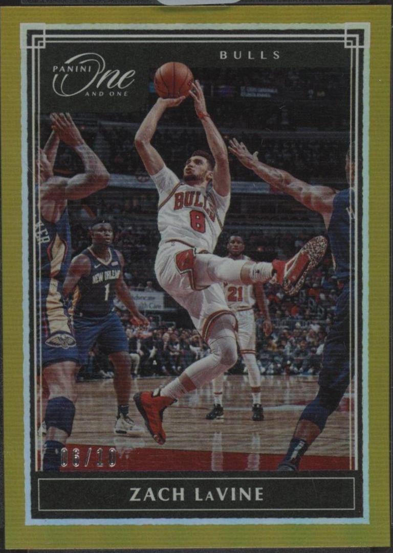 Zach LaVine [Gold] #24