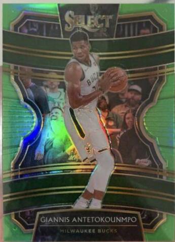 Giannis Antetokounmpo [Green Prizm] #22