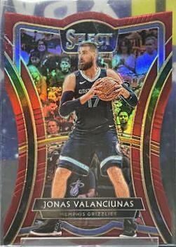 Jonas Valanciunas [Die Cut Purple Prizm] #131