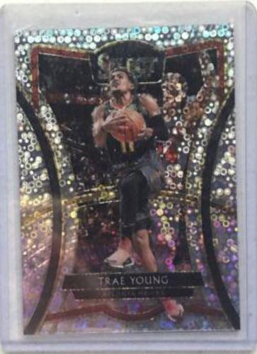 Trae Young [Silver Prizm] #149
