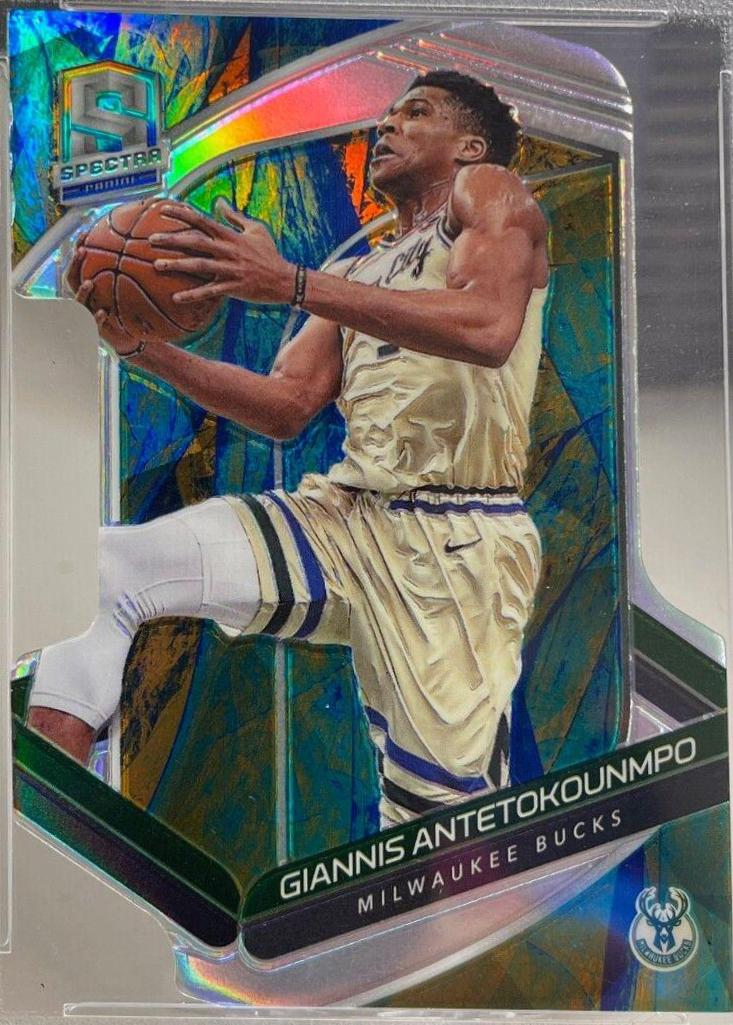 Giannis Antetokounmpo [Universal Die Cut] #34