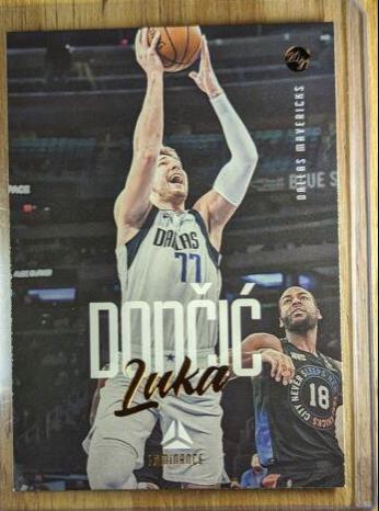 Luka Doncic [Gold] #160