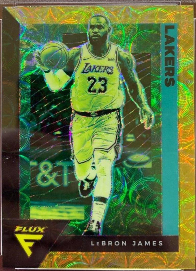 LeBron James [Gold Scope] #79