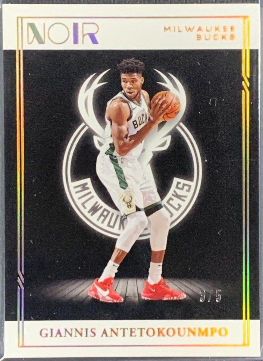 Giannis Antetokounmpo [Holo Gold] #15