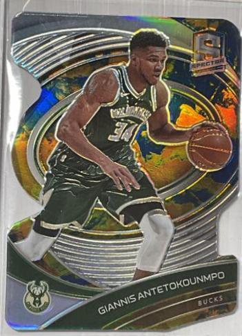 Giannis Antetokounmpo [Universal Die Cut] #25