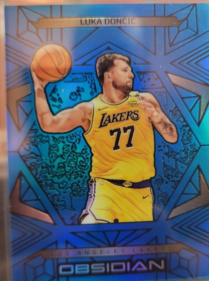 Luka Doncic [Blue] #85