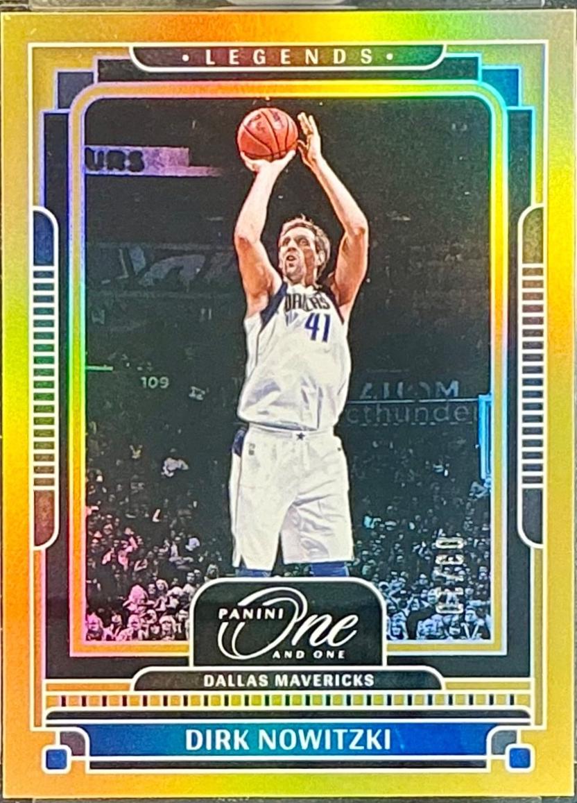 Dirk Nowitzki [Gold] #161