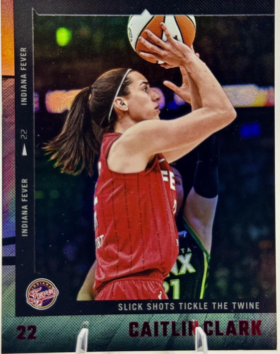 Caitlin Clark [Red Holo] #45