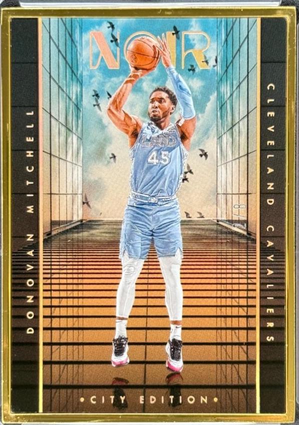 Donovan Mitchell [Holo Gold FOTL] #228