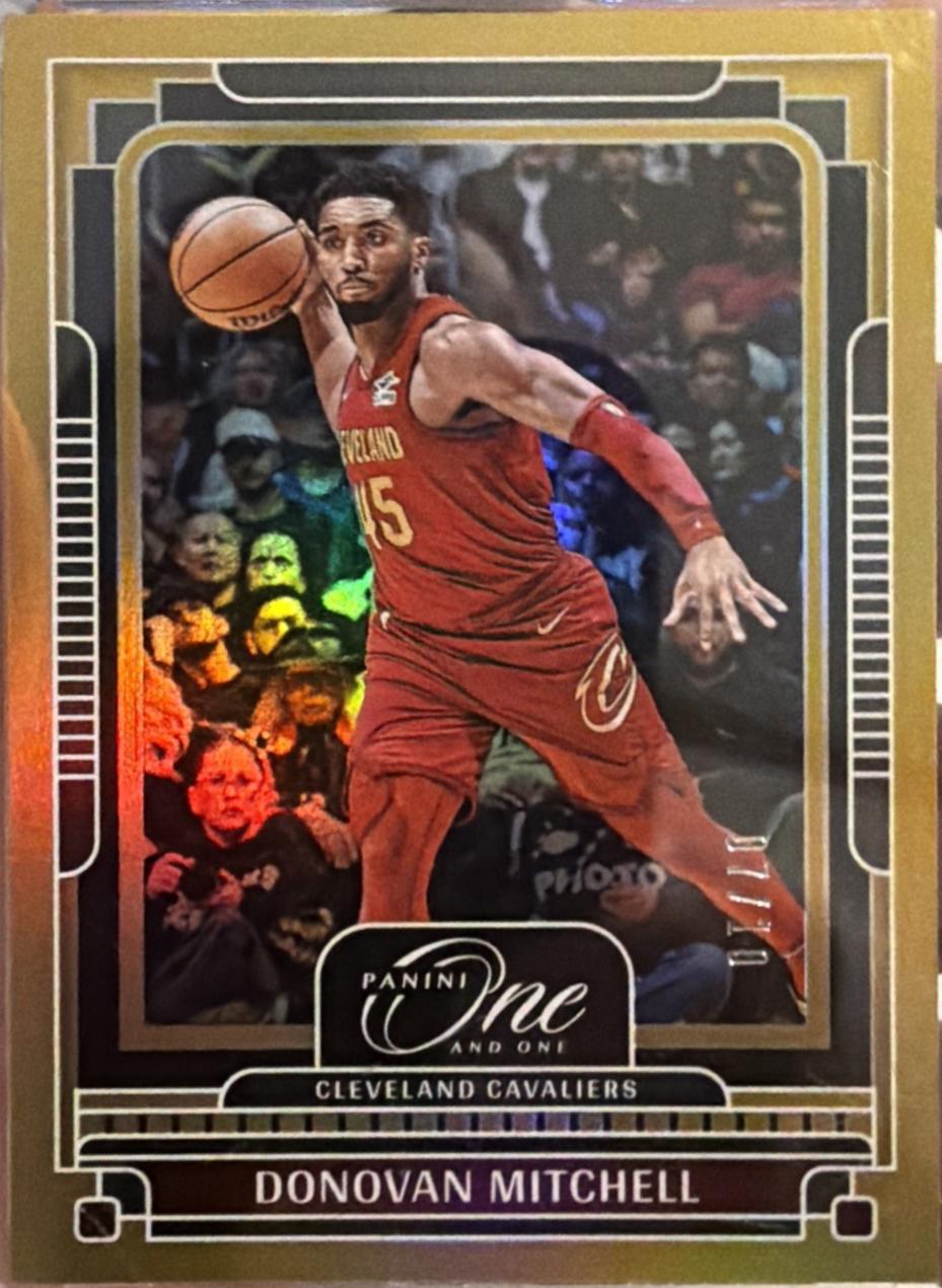 Donovan Mitchell [Gold] #24