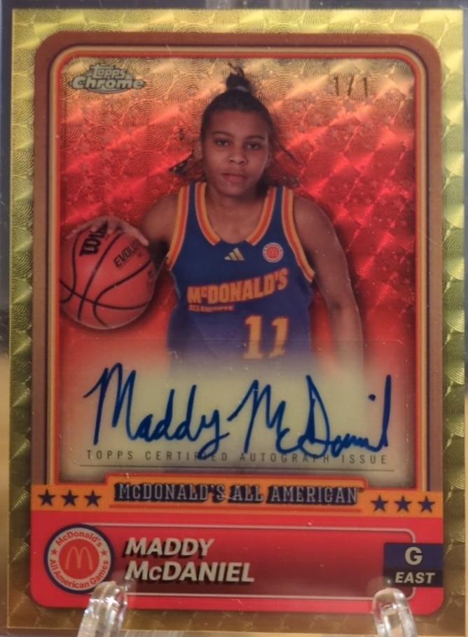 Maddy McDaniel [Superfractor Head Shot Autograph Refractor] #57