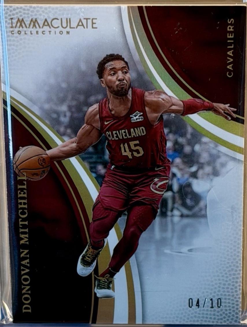 Donovan Mitchell [Gold] #70