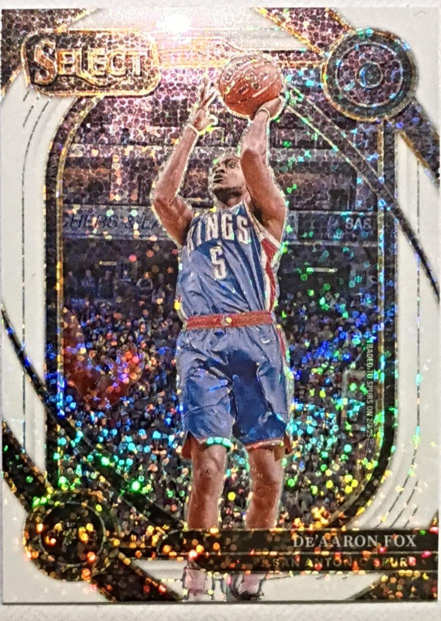 De'Aaron Fox [White Sparkle Prizm] #239