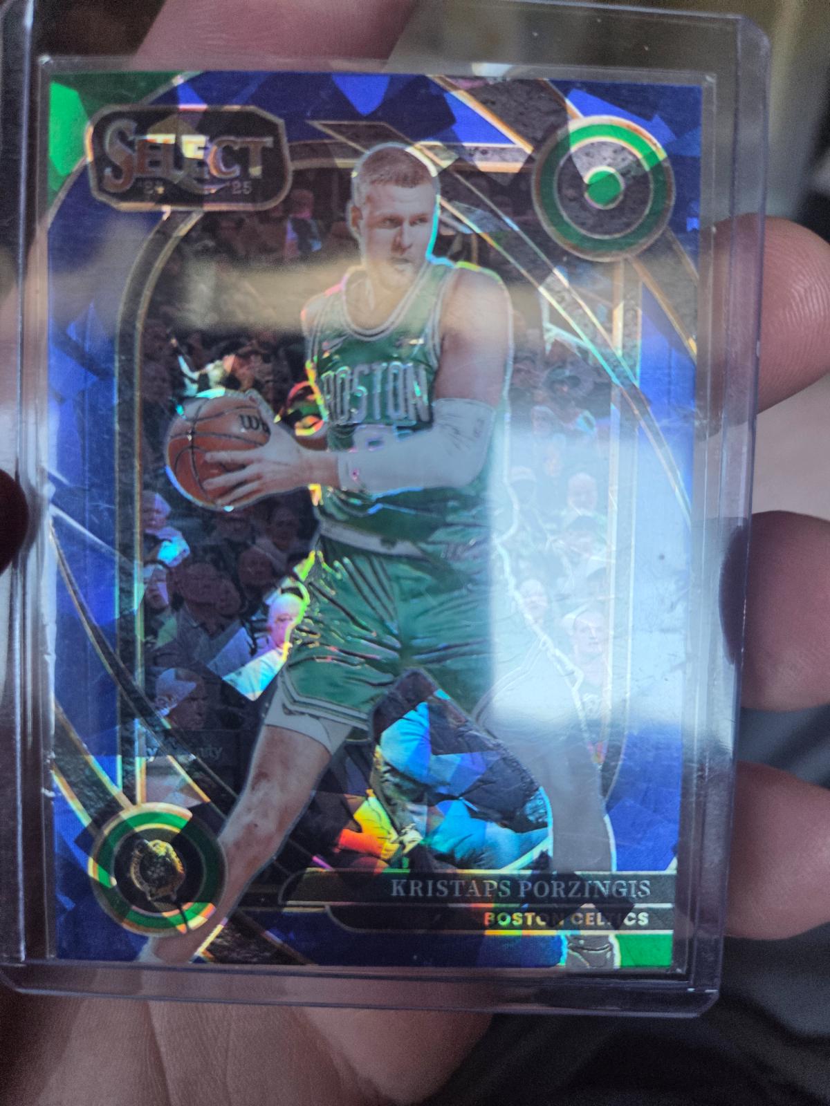 Kristaps Porzingis [Blue Cracked Ice Prizm] #232