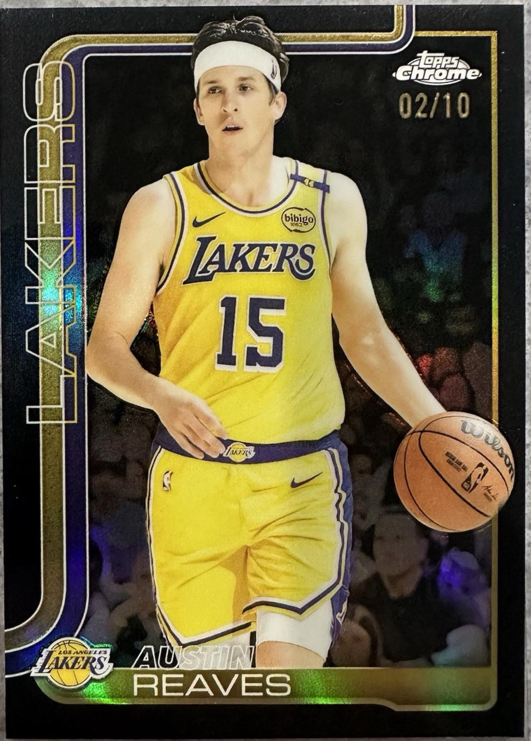 Austin Reaves [Black Basketball Refractor] #126