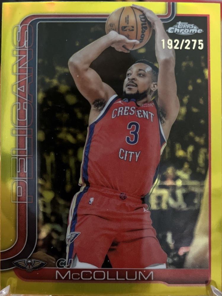 CJ McCollum [Gold Refractor] #136