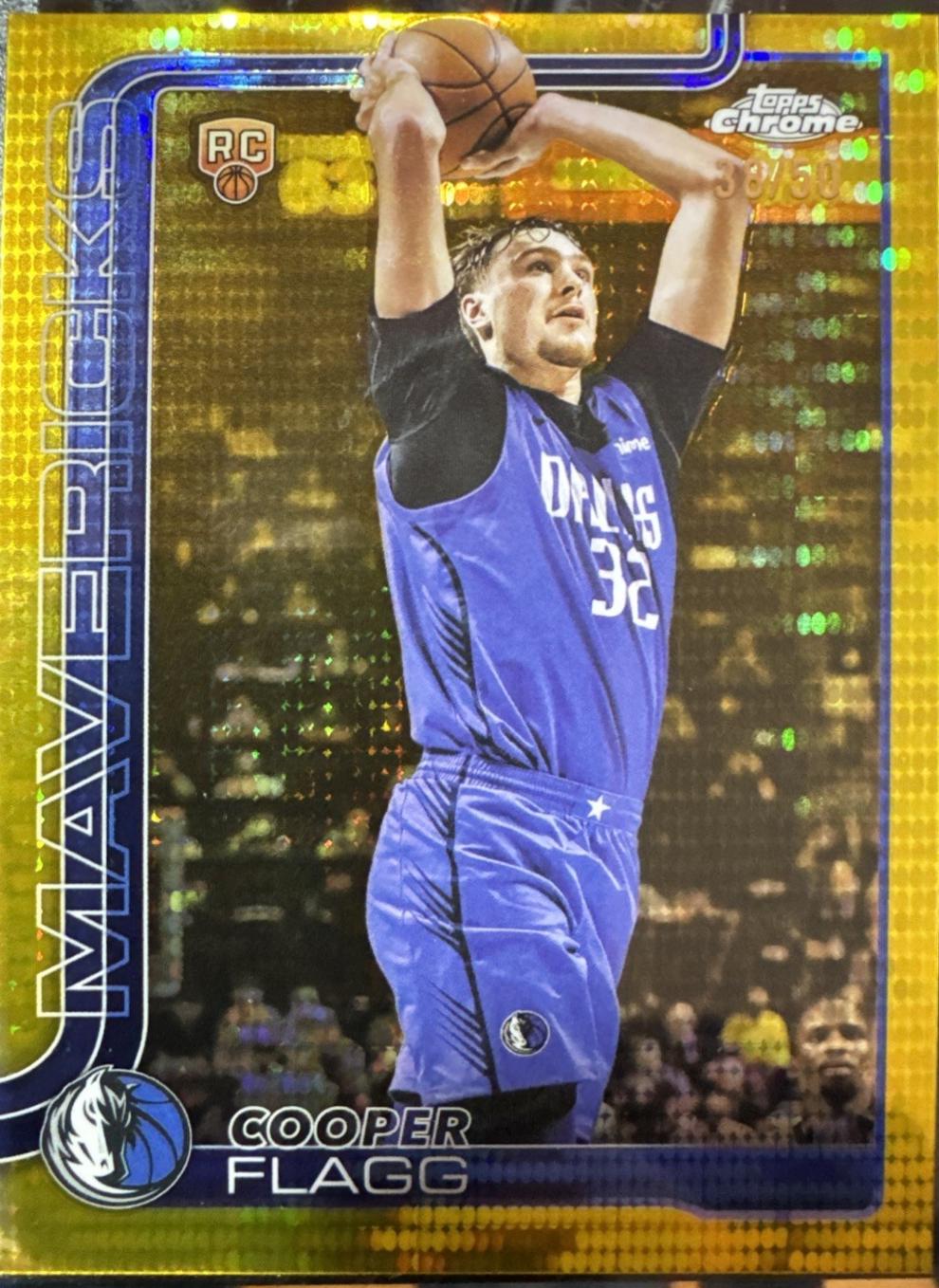 Cooper Flagg [Gold Refractor] #251