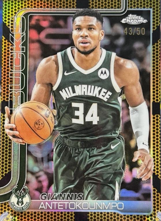 Giannis Antetokounmpo [Gold Basketball Refractor] #137
