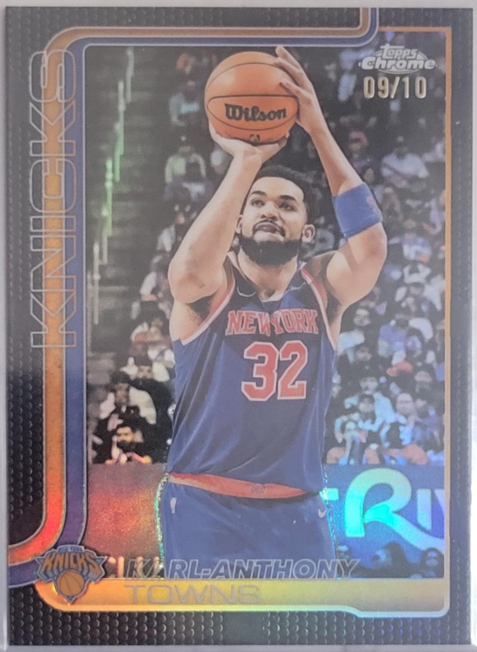 Karl-Anthony Towns [Black Basketball Refractor] #179