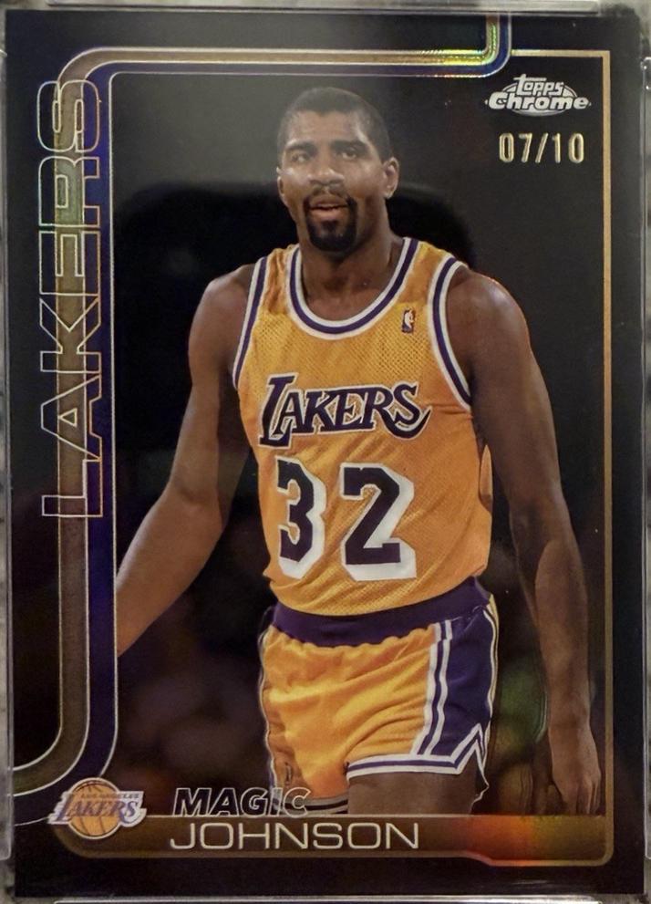 Magic Johnson [Black Basketball Refractor] #244