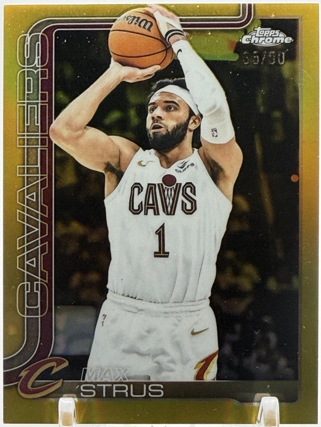 Max Strus [Gold Basketball Refractor] #32
