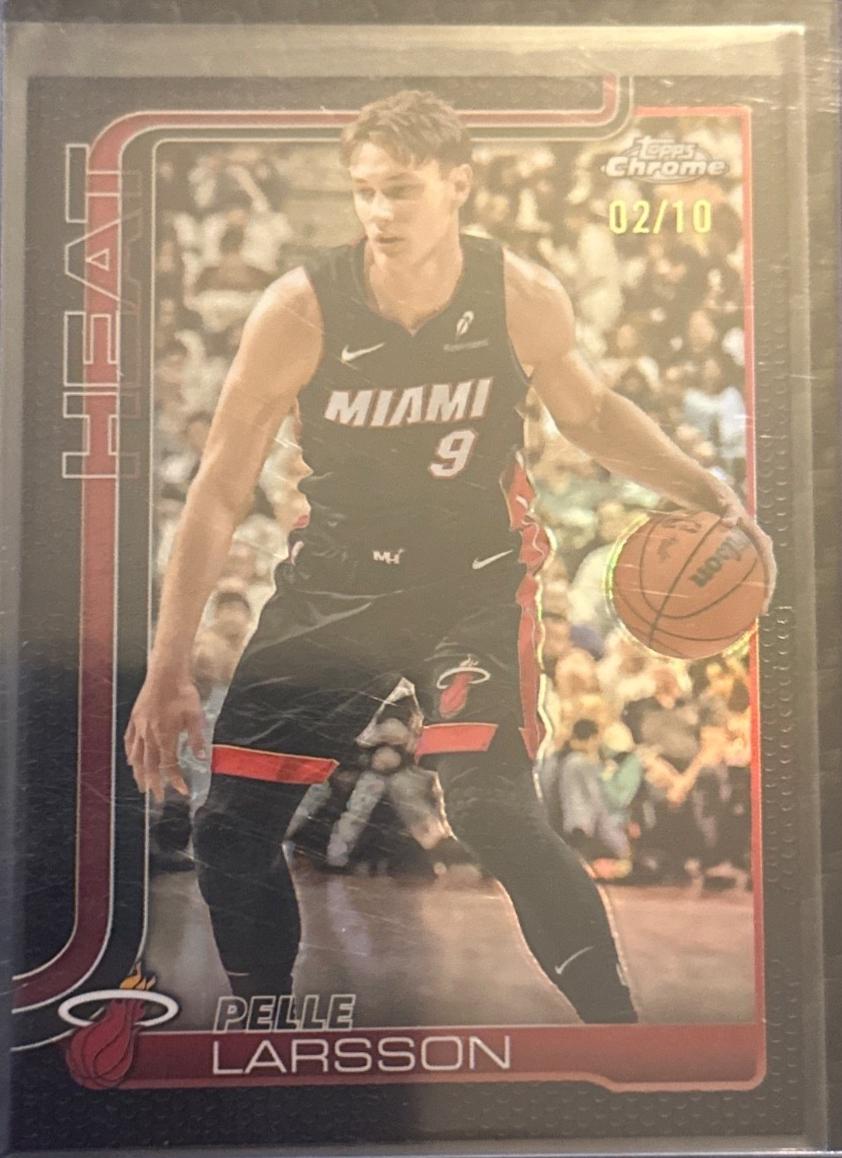 Pelle Larsson [Black Basketball Refractor] #189