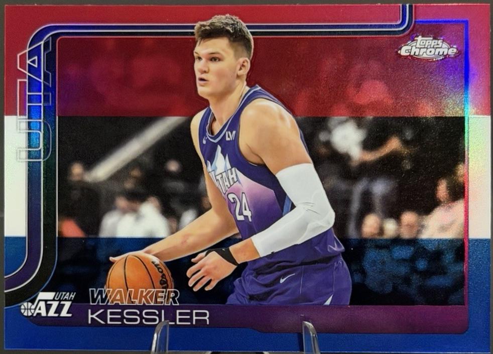Walker Kessler [Blue Basketball Refractor] #205