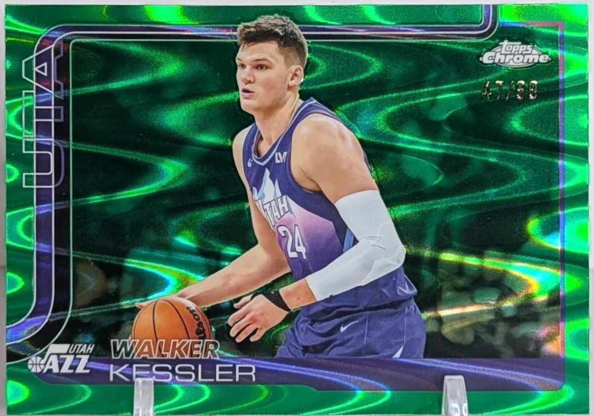 Walker Kessler [RayWave Green Refractor] #205