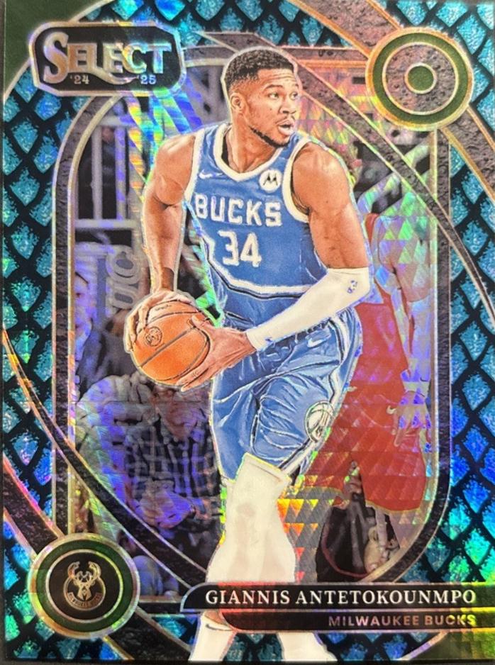 Giannis Antetokounmpo [Dragon Scale Prizm] #235